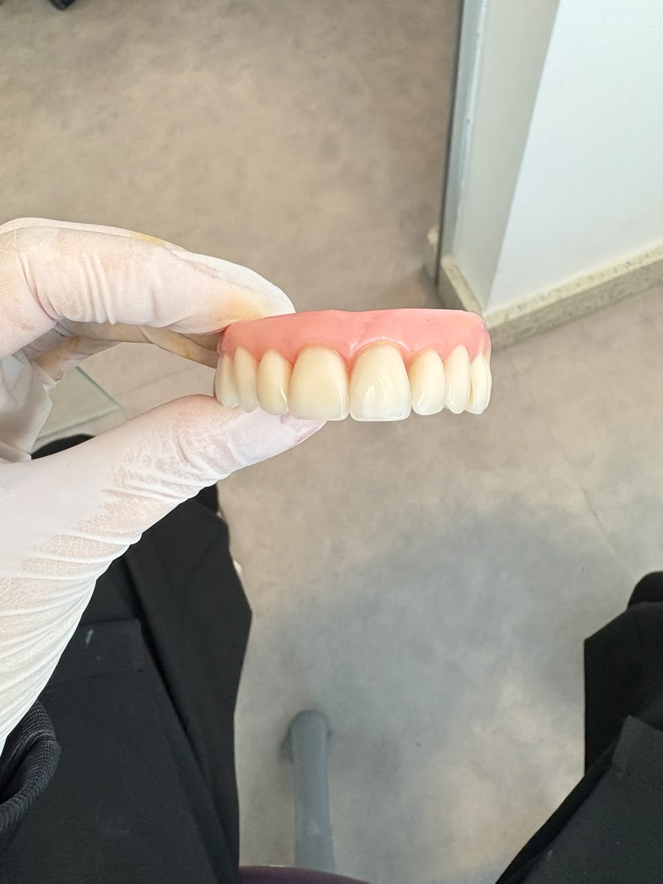 Prótese dentária · Dra. Vivian Nixson